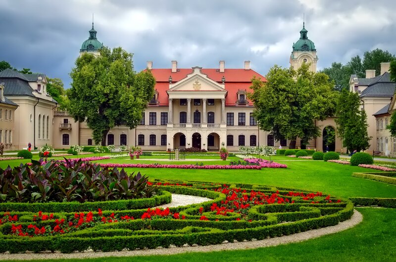 Palace with Formal Garden — Green