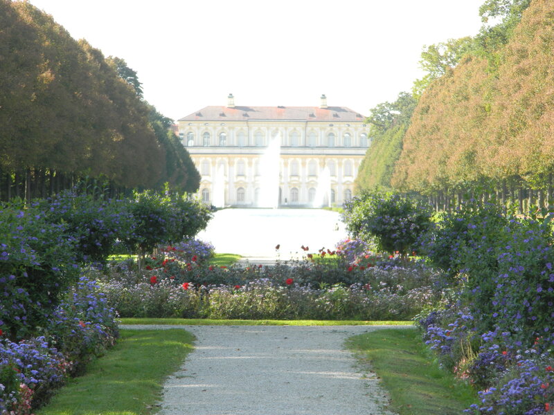 Palace with Fountain — Green, Serene