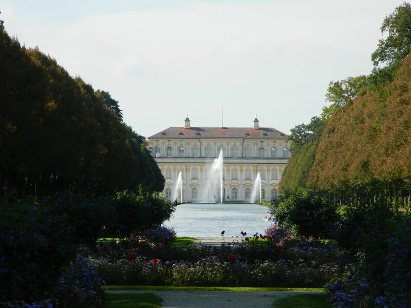 Palace with Fountains