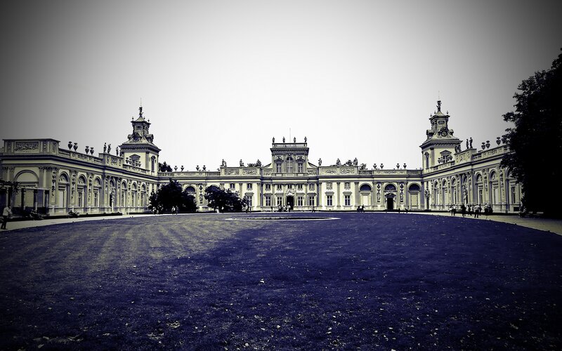 palace with grand courtyard