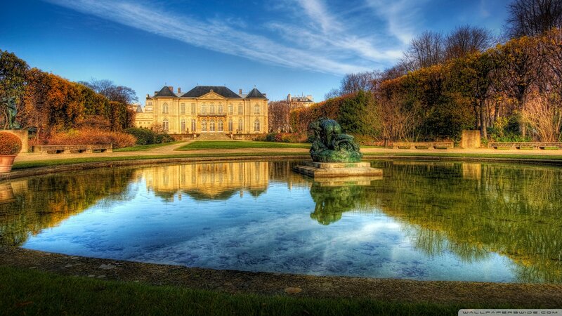 Palace with Pond and Statue — Blue