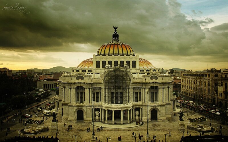 Palacio de Bellas Artes at dusk
