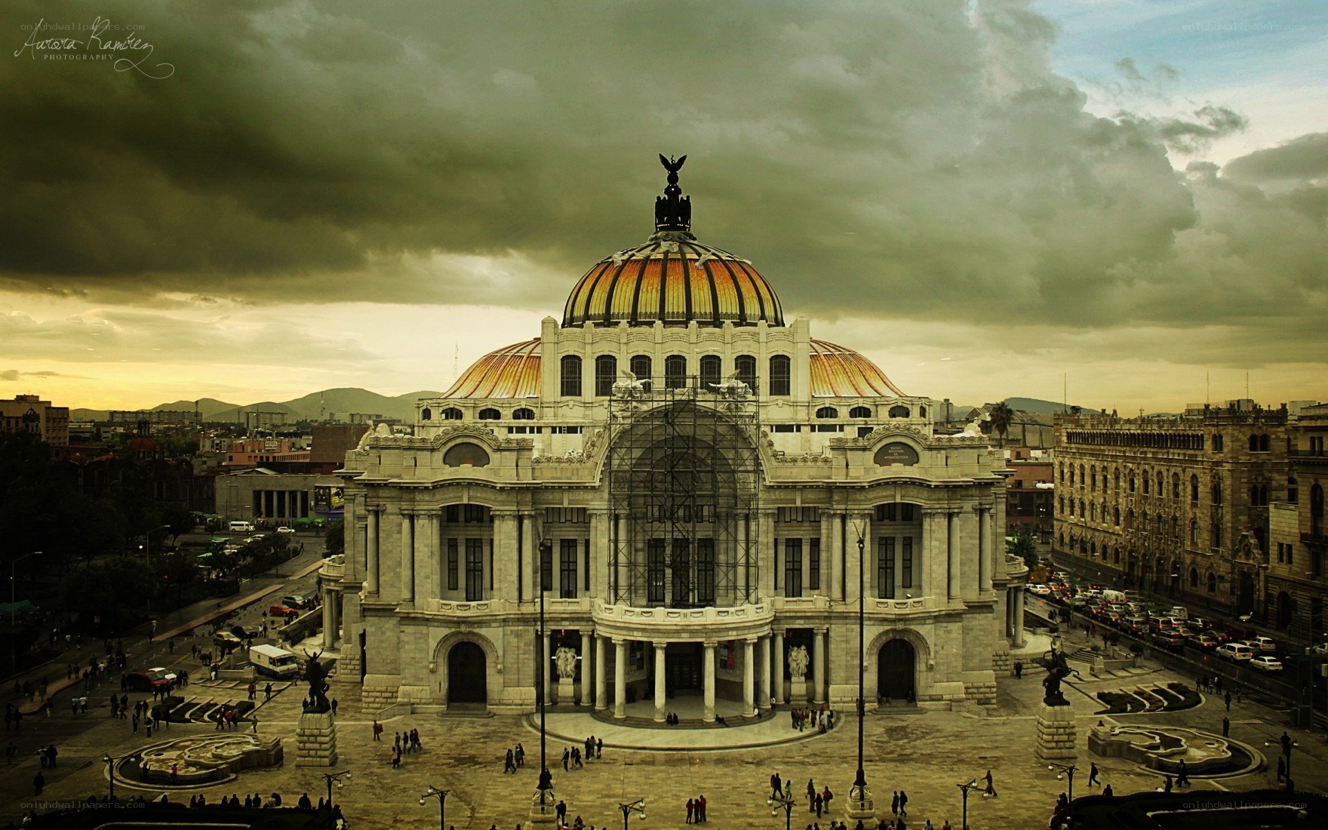 Palacio de Bellas Artes at dusk