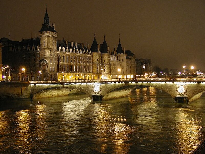 Palais De Justice at Night — Yellow, Serene