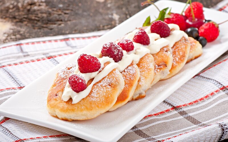 Pancakes with Berries — White