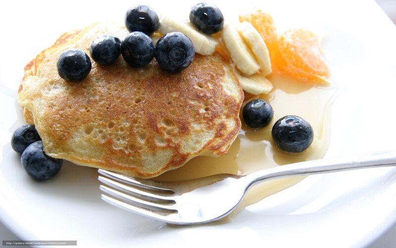 Pancakes with fresh fruit