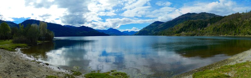 Panoramic lake with mountains