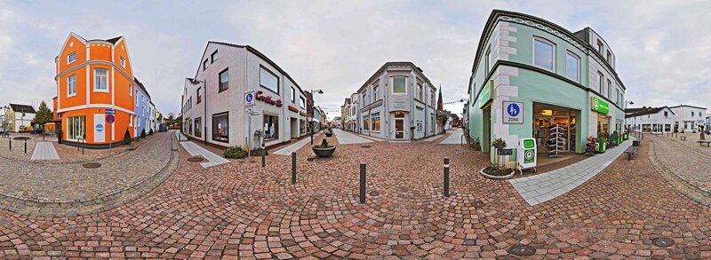 panoramic street view of town square