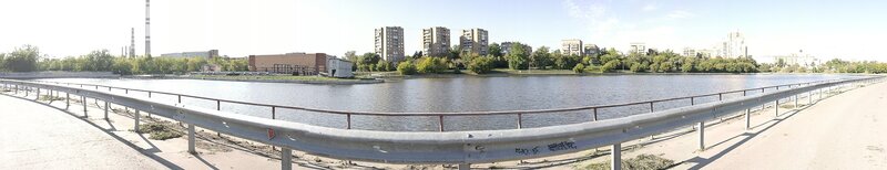 Panoramic view of a city lake