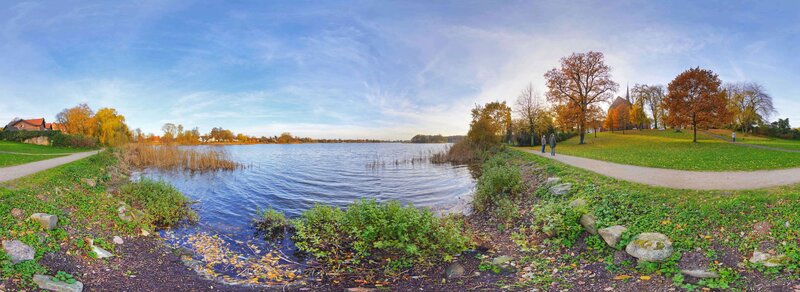 Panoramic view of a lake in autumn