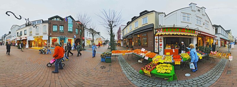 Panoramic view of a market street