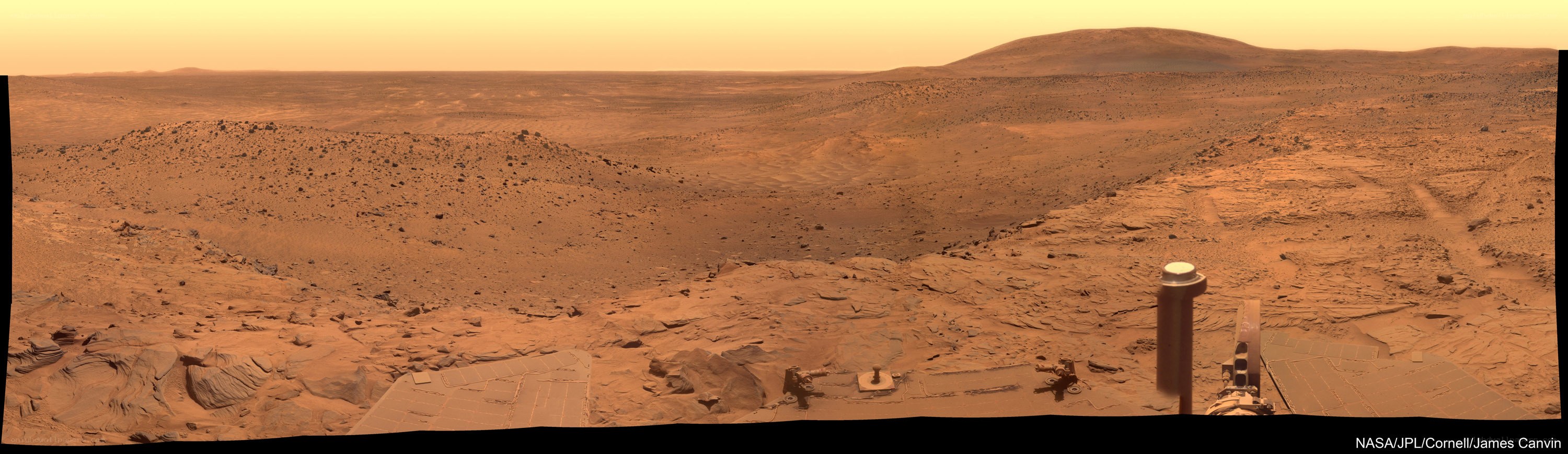 Panoramic view of Mars surface