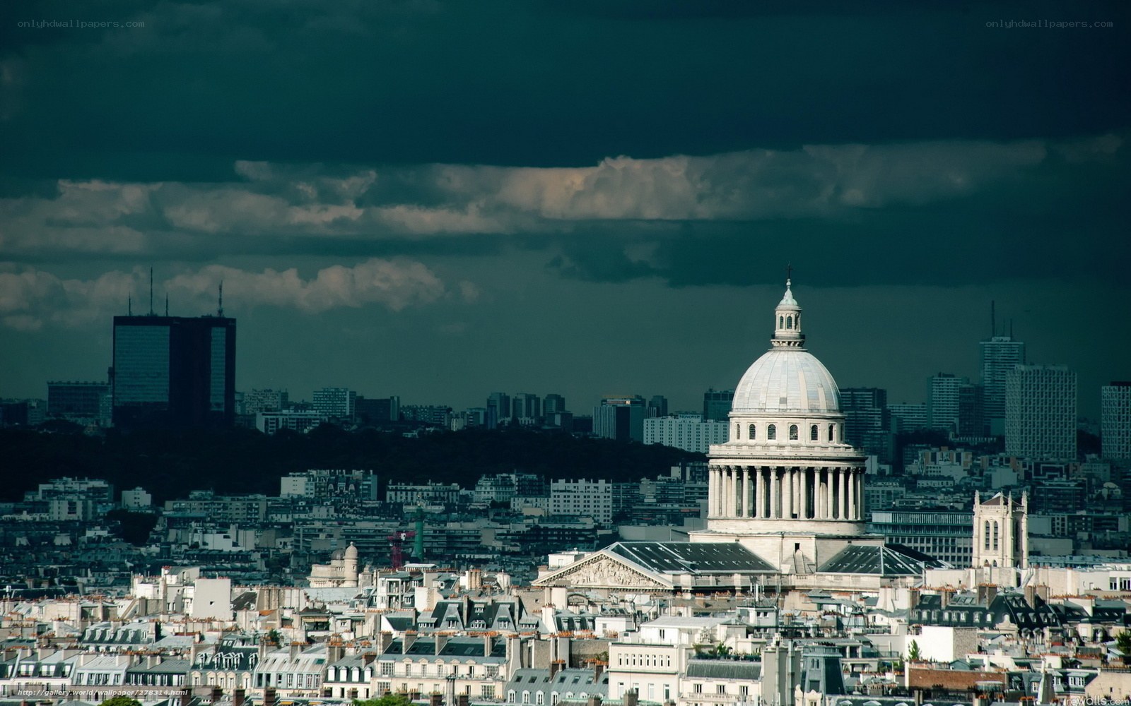 Panoramic view of Paris skyline