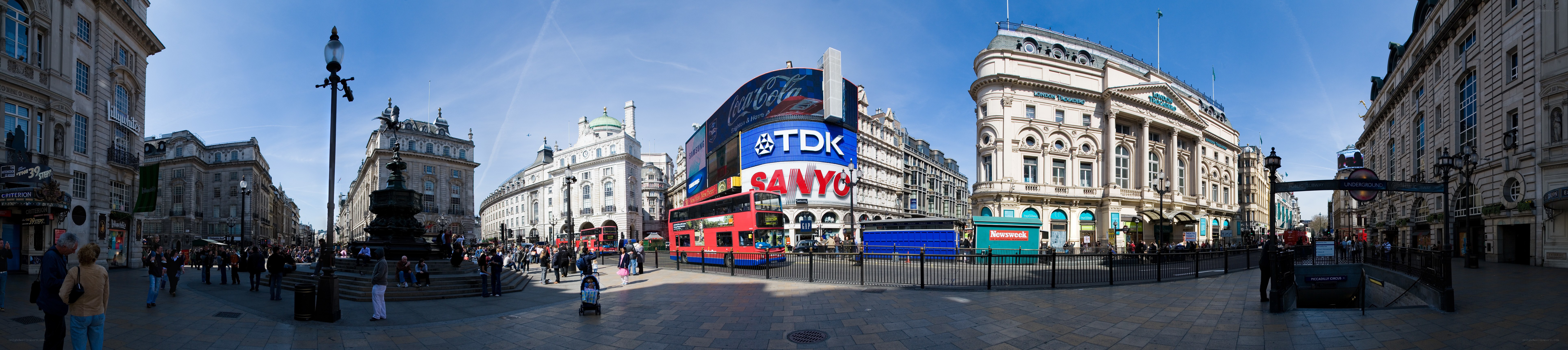 Panoramic view of Piccadilly Circus