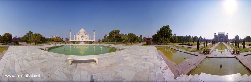 Panoramic view of Taj Mahal