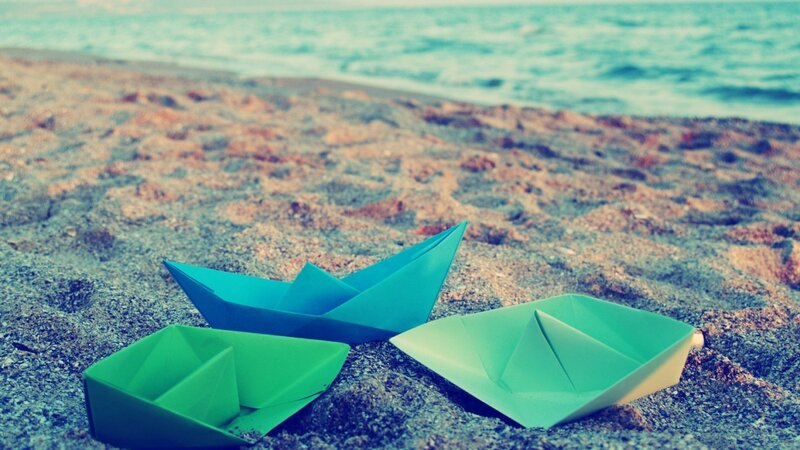 Paper Boats on Sand — Green