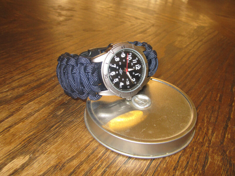 Paracord Watch on Lid