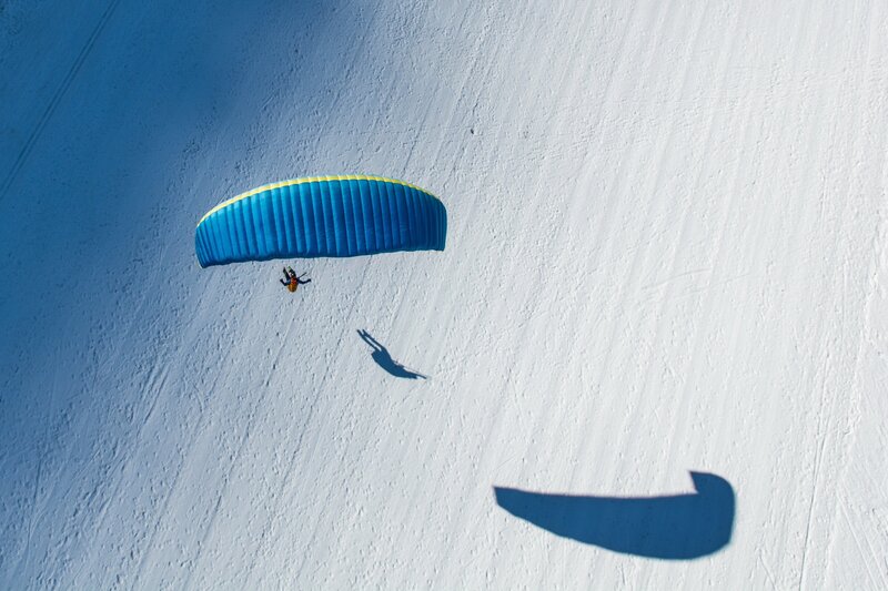 Paraglider in Snow