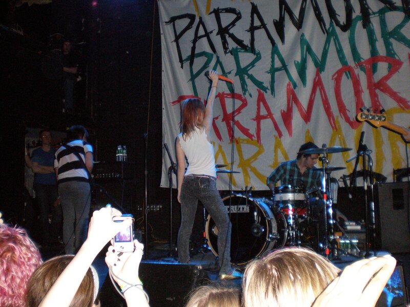 Paramore concert performance