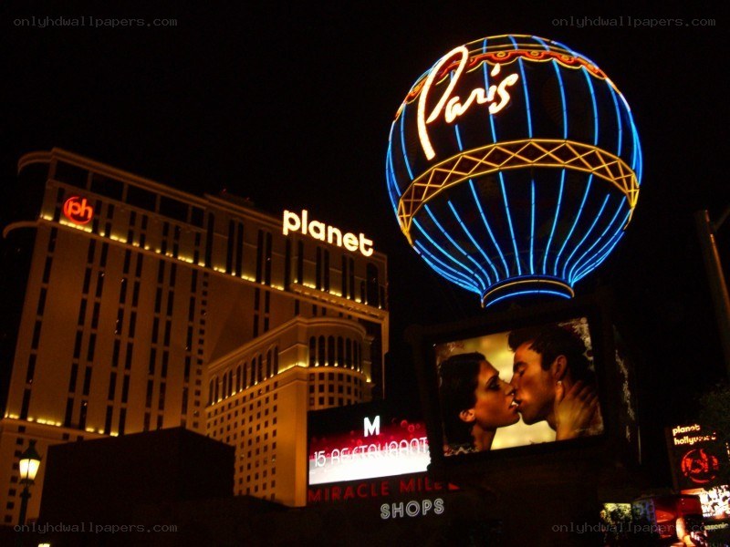 Paris Las Vegas at night