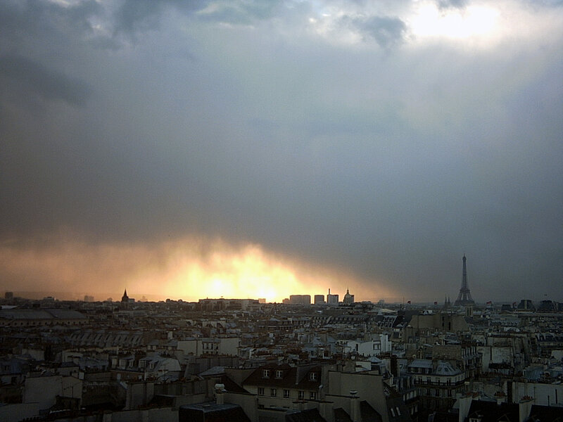 Paris Skyline at Sunset — Gray