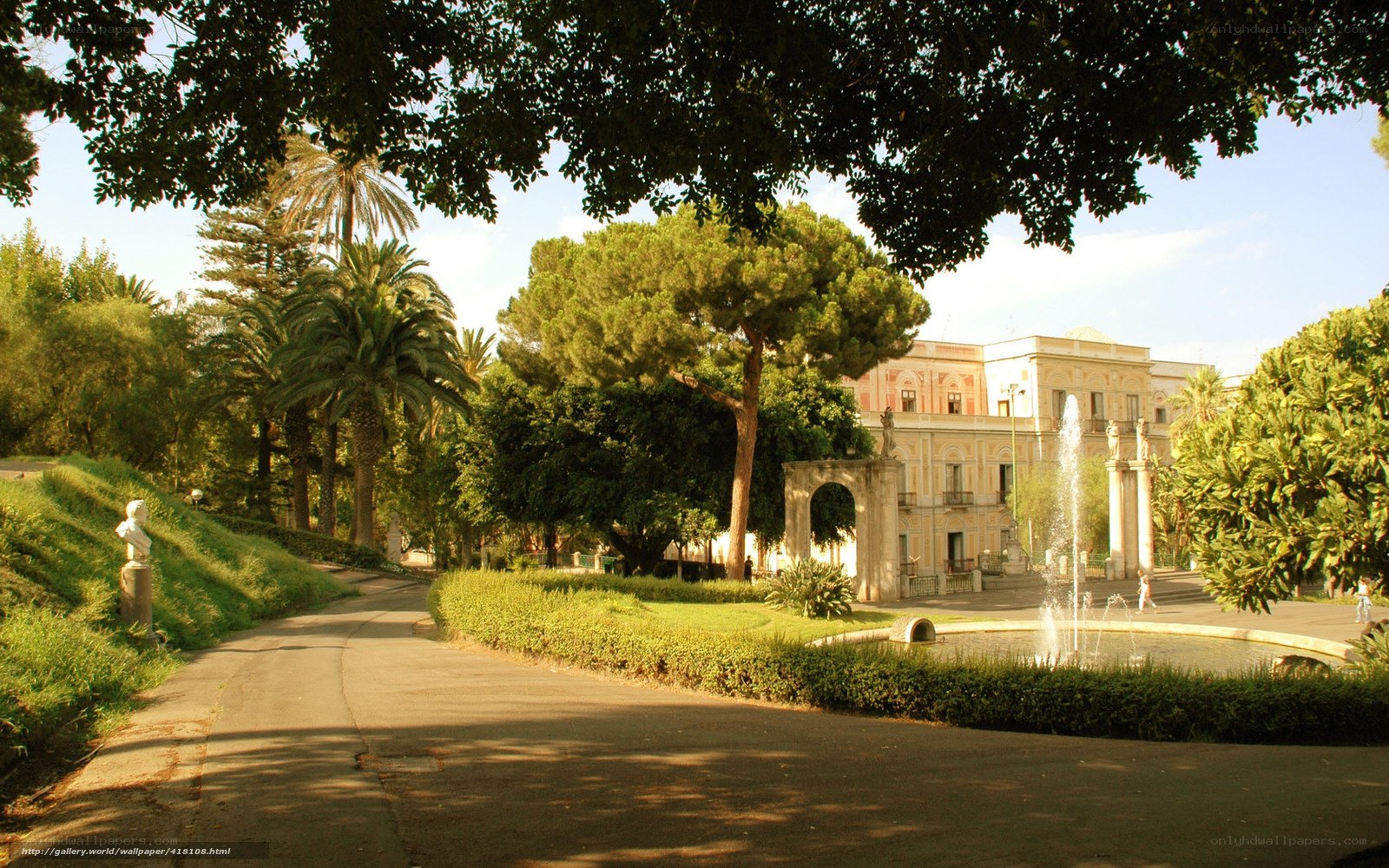 Park with fountain and building