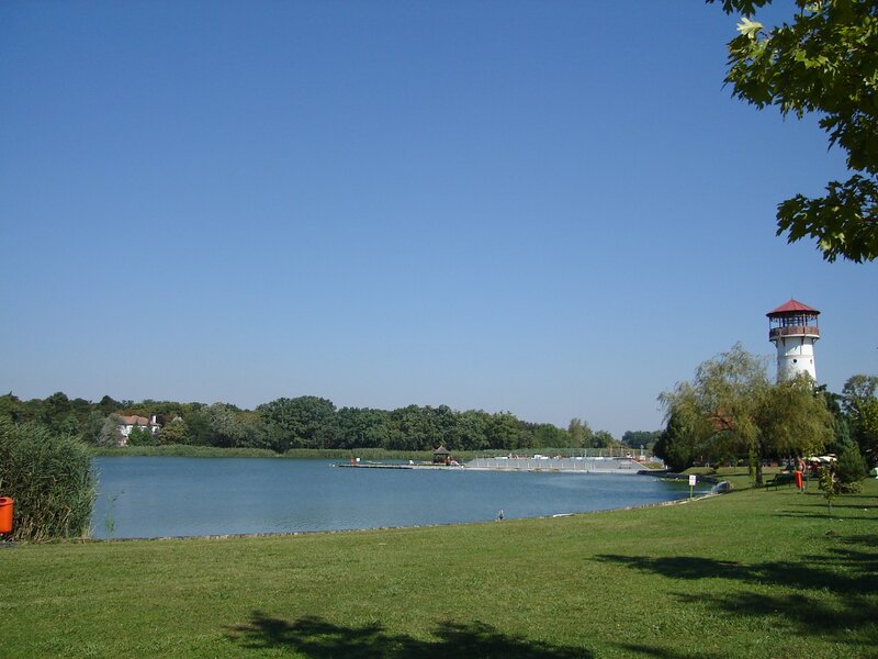 Park with lake and lighthouse
