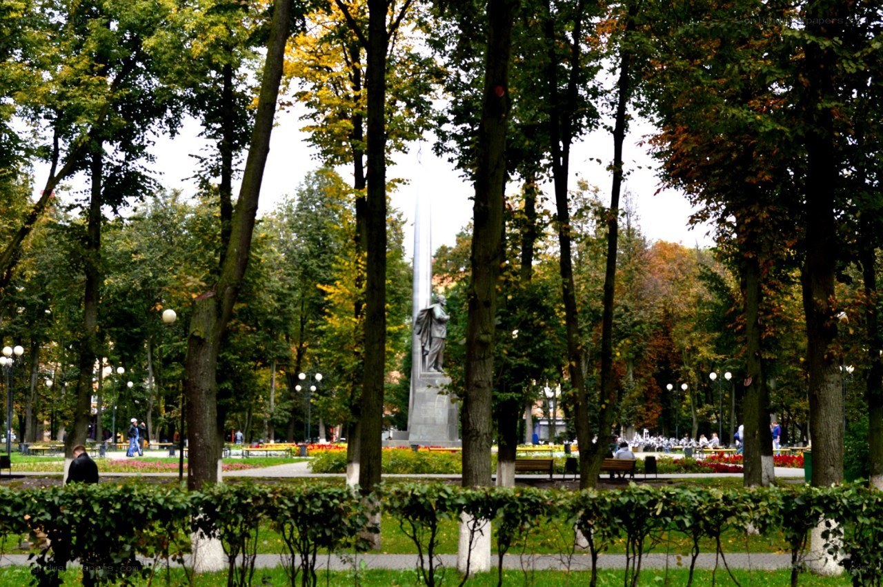 Park with monument and trees