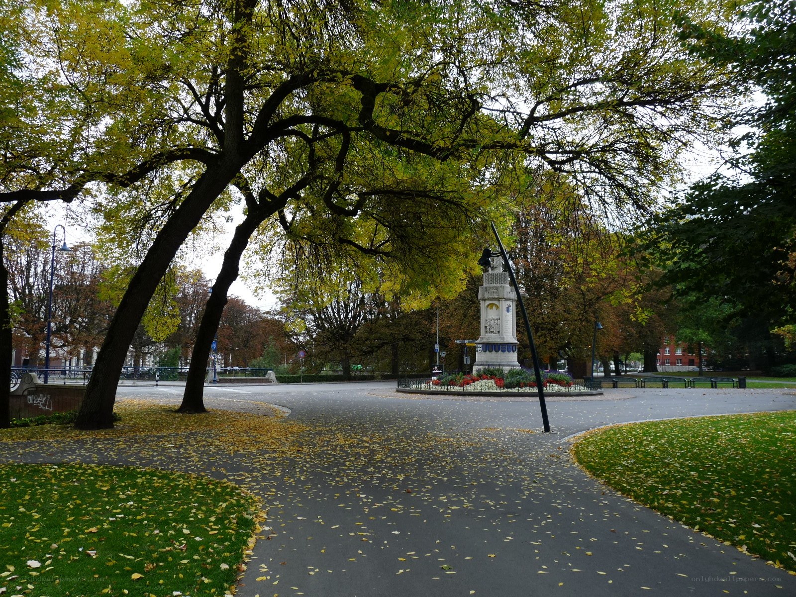 Park with monument in autumn