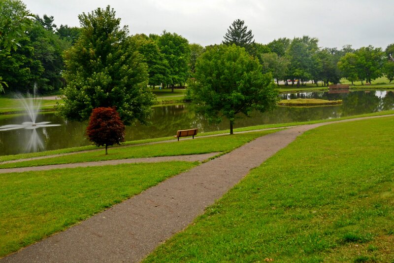 Park with Pond and Fountain — Green