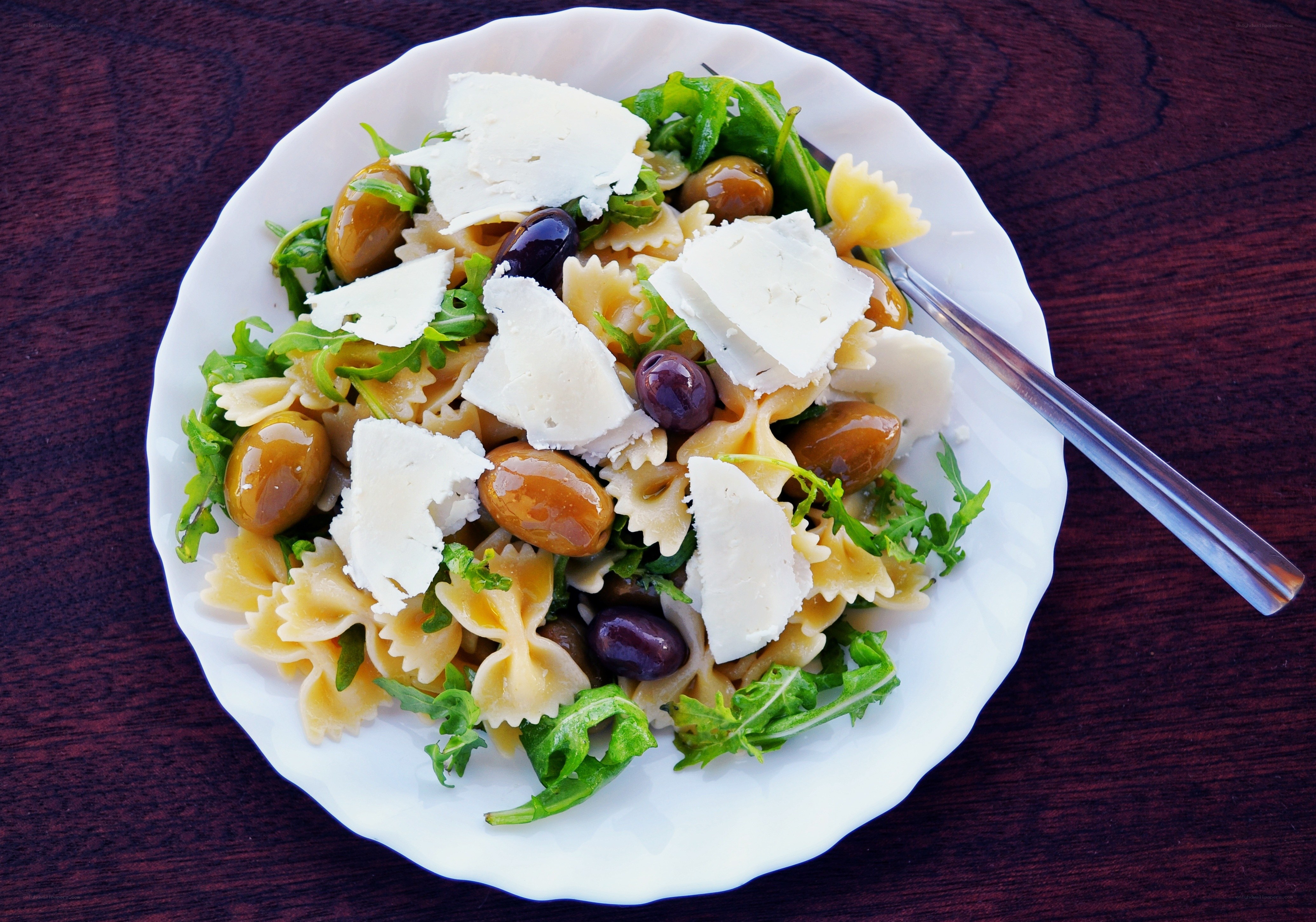 Pasta salad with olives and cheese