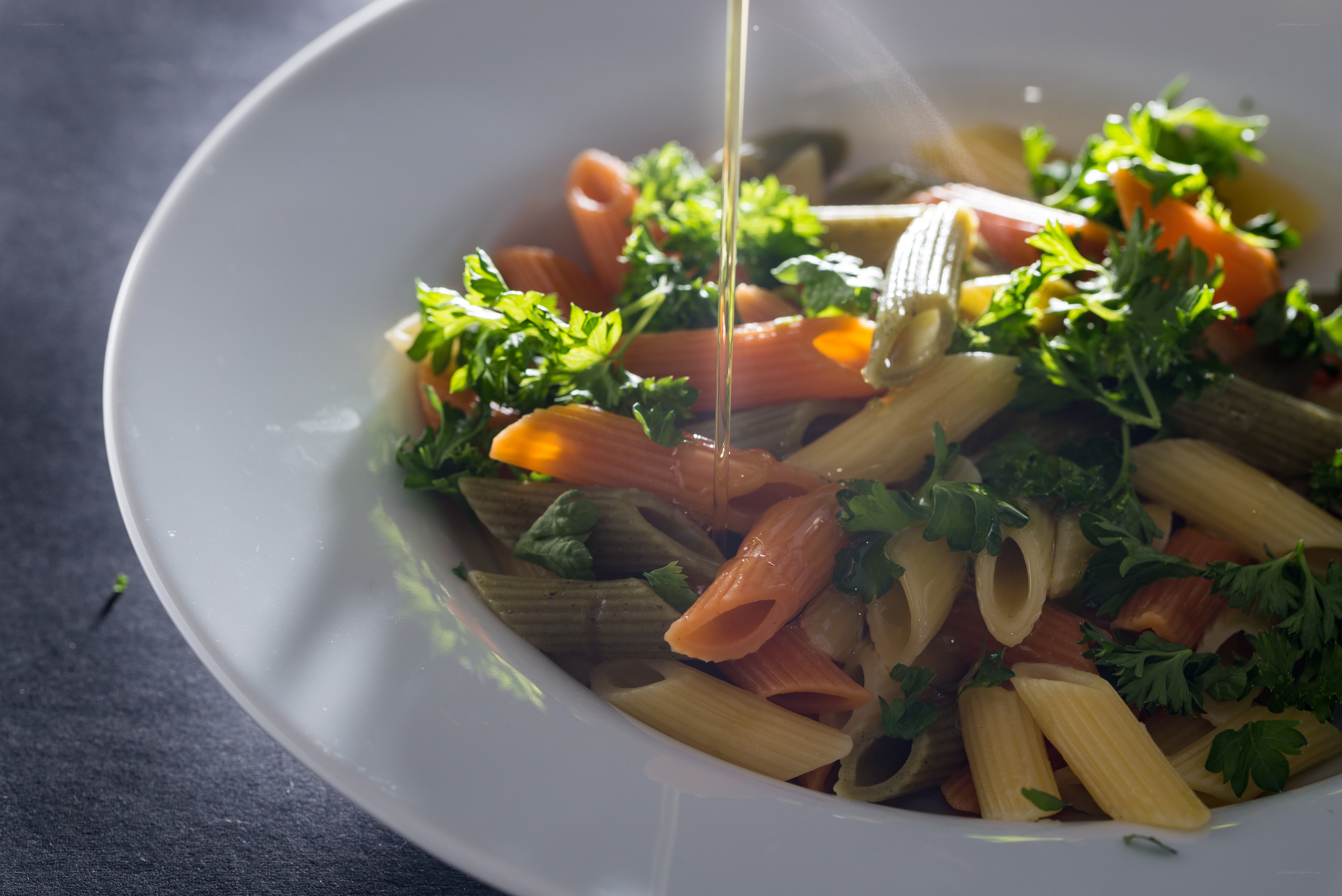 pasta with olive oil drizzle