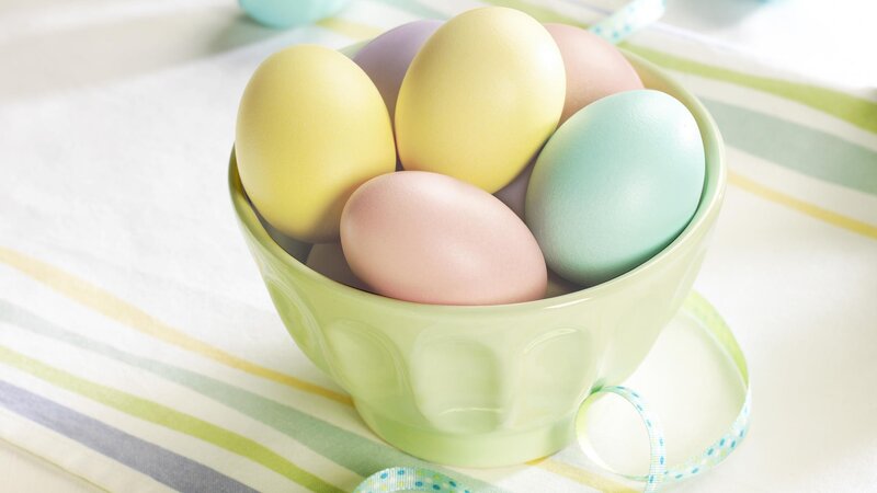 Pastel Easter eggs in a bowl