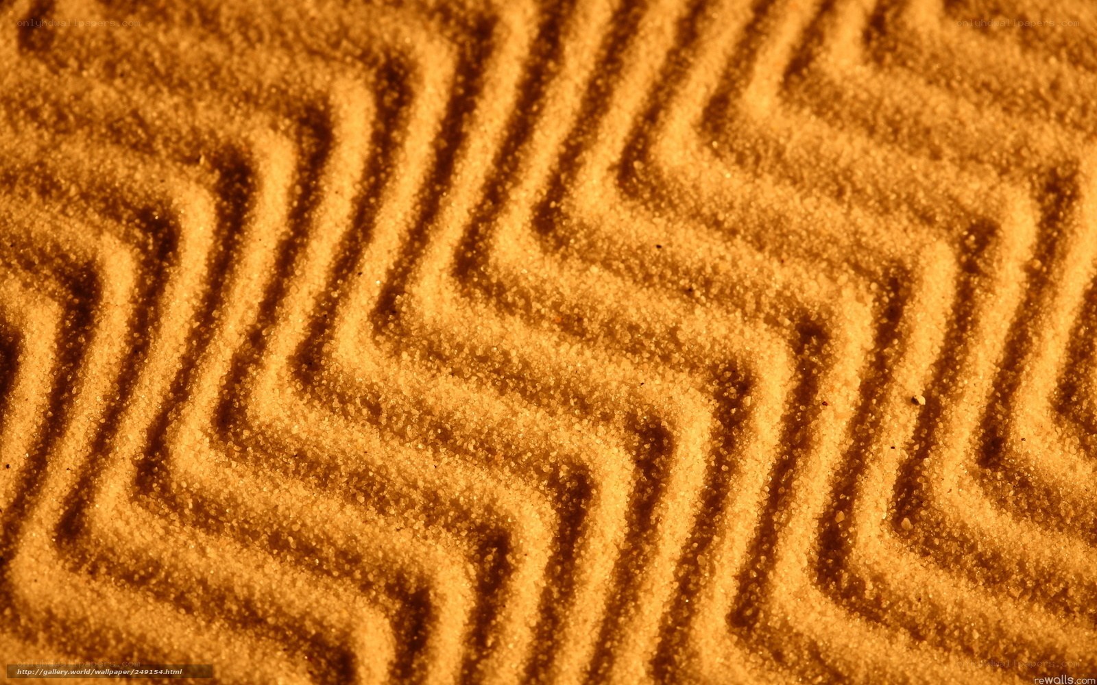 Patterned sand ripples