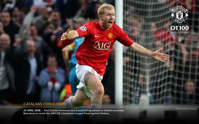 Paul Scholes celebrates goal