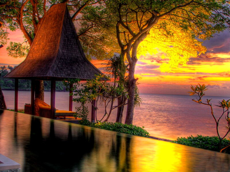 Pavilion at Sunset — Yellow
