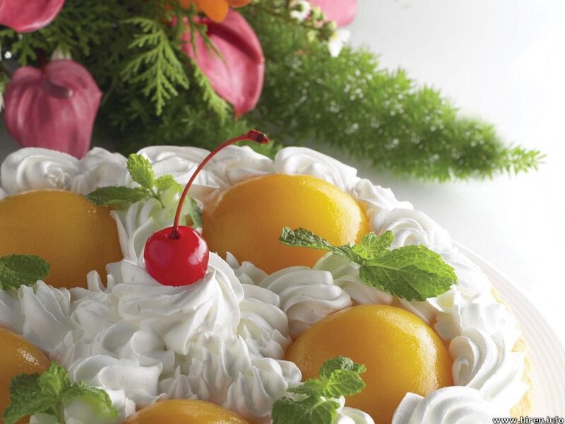 peach and cherry dessert