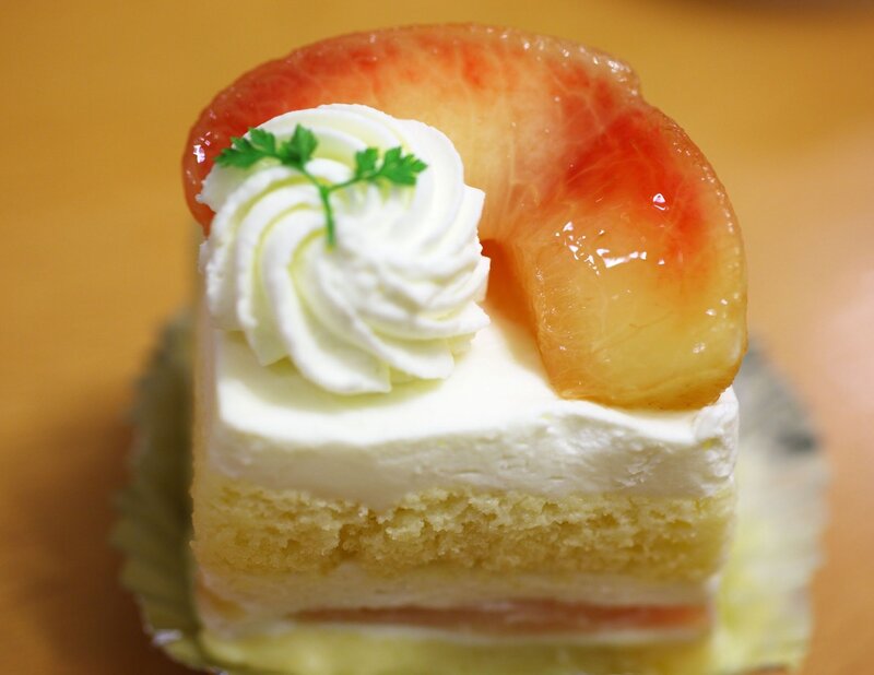 peach cream cake slice