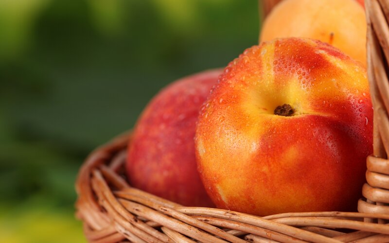 Peaches in a Basket — Red, Fresh, Summer