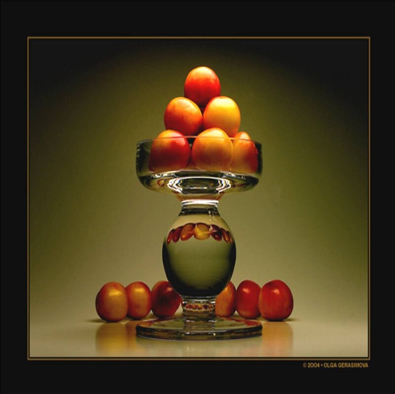 Peaches in Glass Bowl