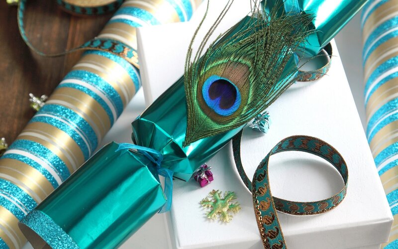 Peacock Feather Crackers