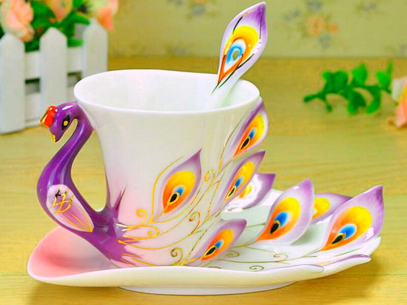 Peacock-themed Cup and Saucer — White, Calm