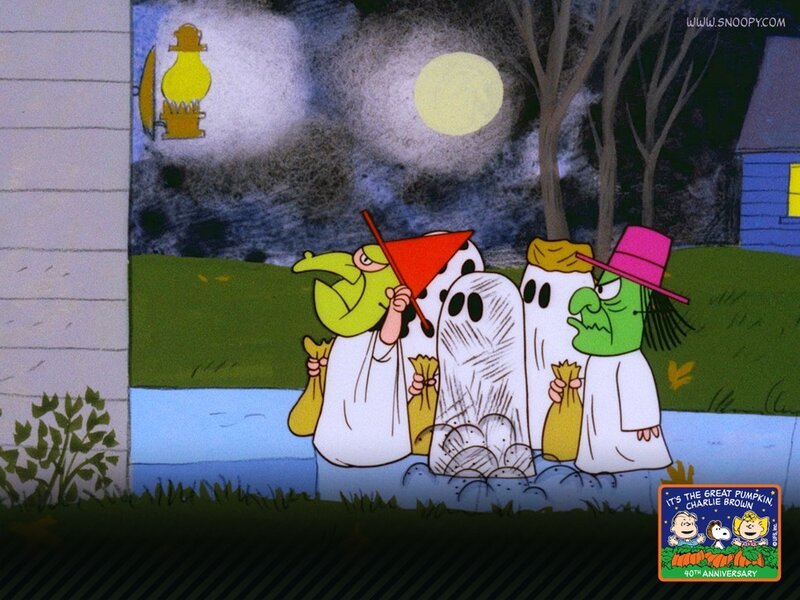 Peanuts characters in costumes