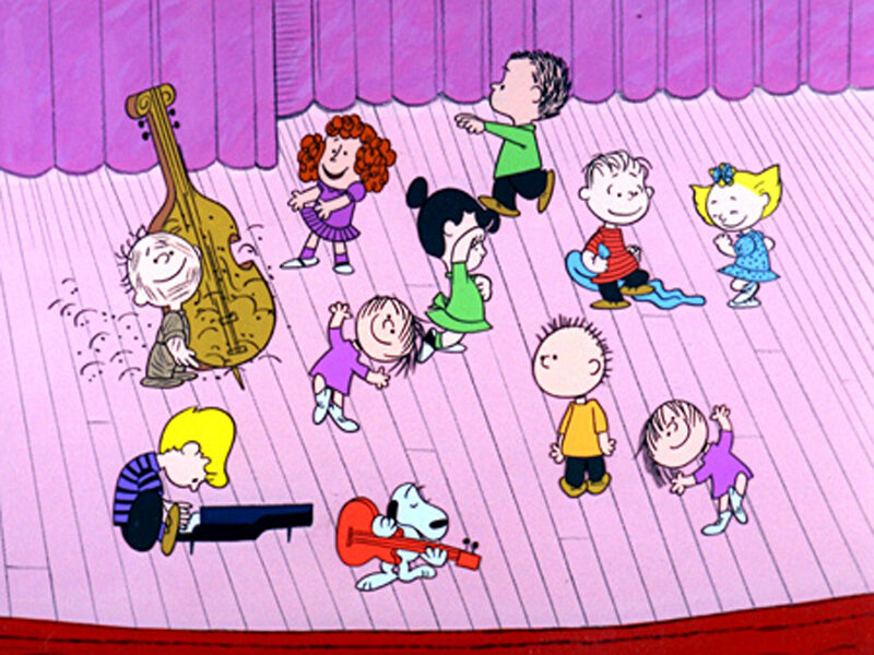 Peanuts characters on stage