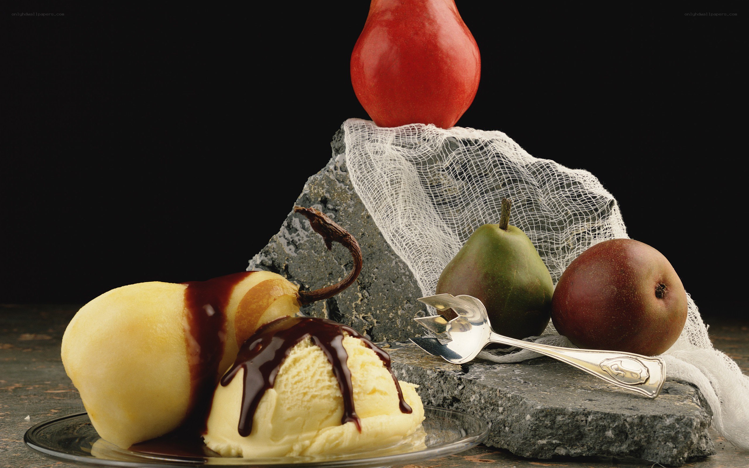 pear dessert with ice cream
