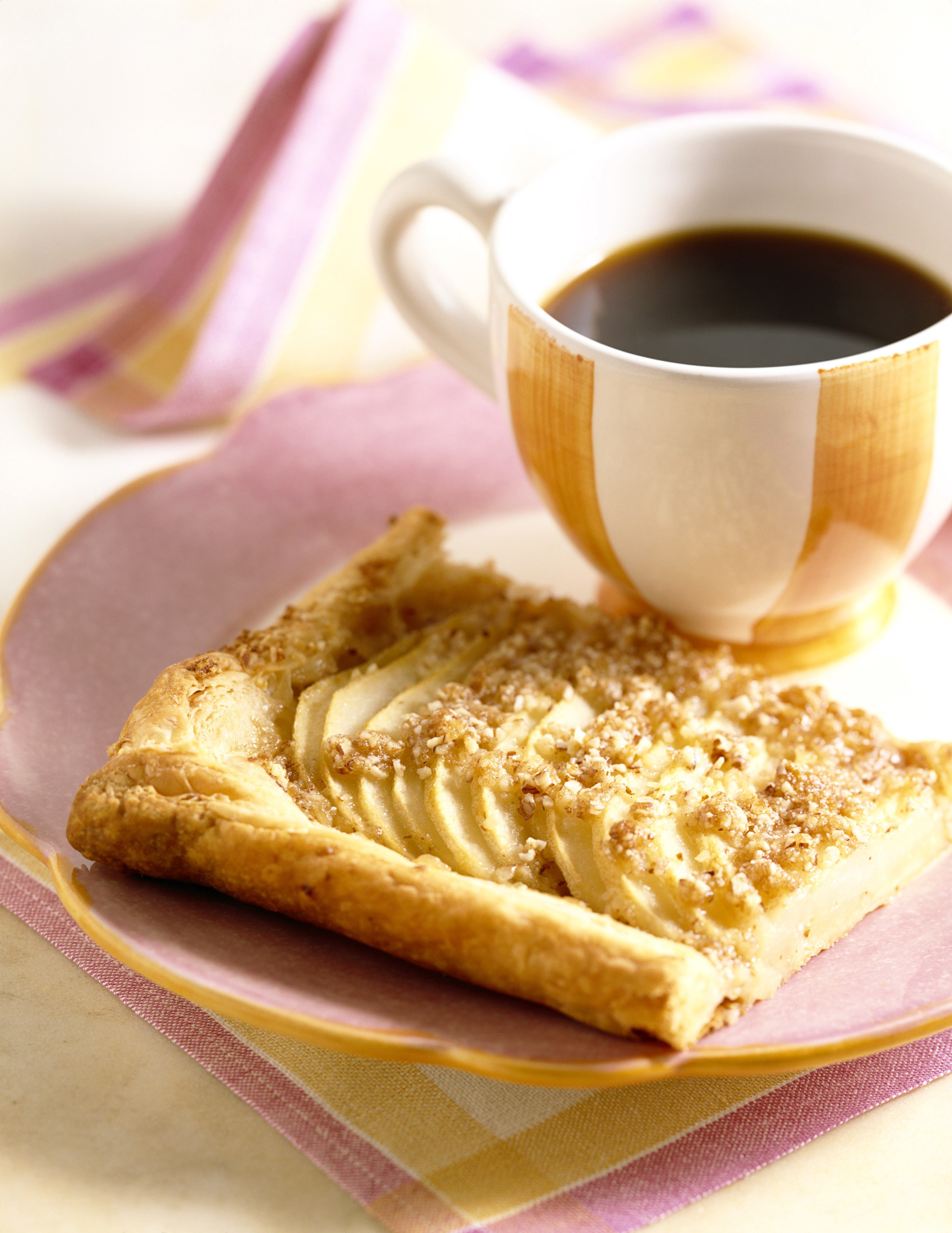 Pear tart with coffee