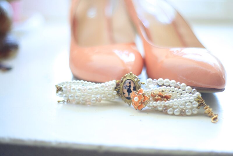 Pearl Bracelet with Shoes