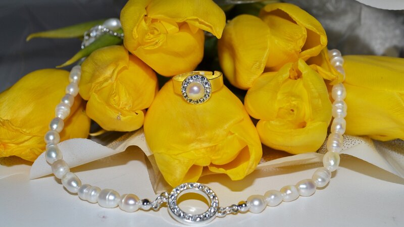 Pearl Jewelry with Yellow Tulips — Elegant