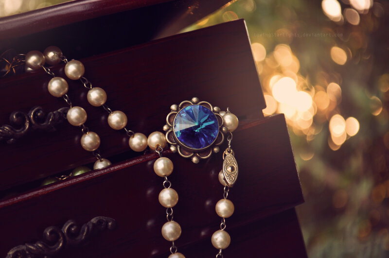 Pearl Necklace with Blue Gem