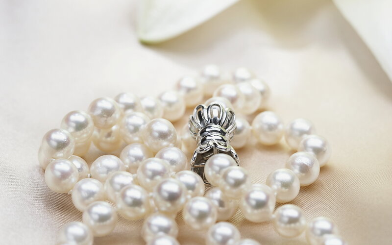 Pearl Necklace with Clasp
